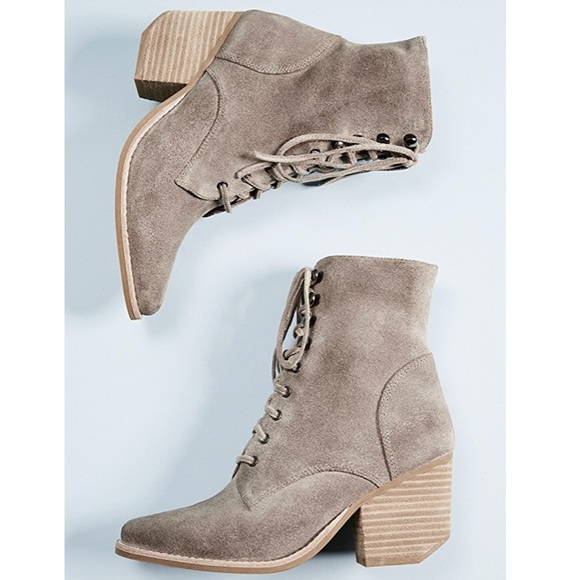 1 Size 7 left! Jeffrey Campbell Booties - Picture 4 of 8